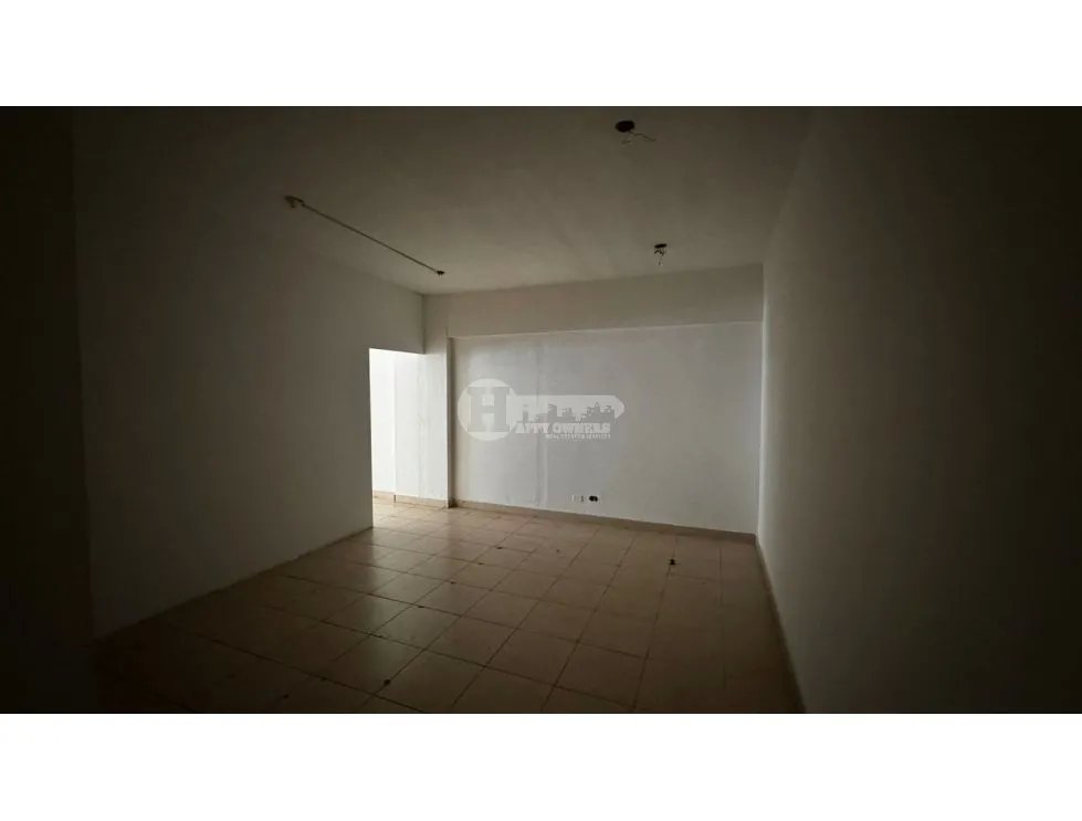 Se alquila local comercial en albrook