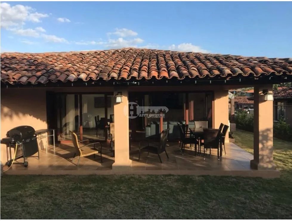 Venta de casa en residencial cubita, la arena de chitré