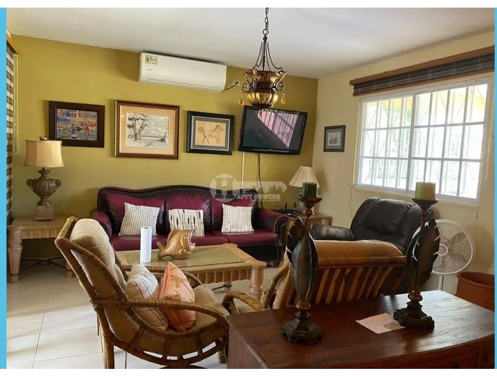 Venta/alquiler de casa en residencial villas del golf, chitré