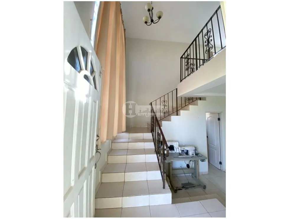 Venta de casa en villas del golf, chitré