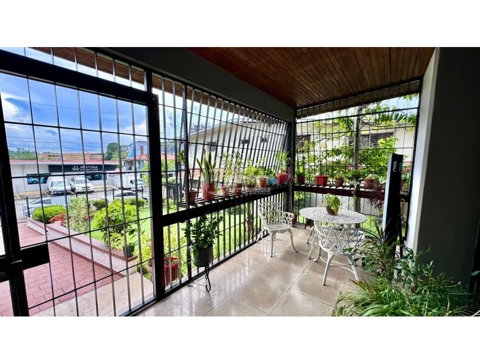 Alquiler de casa comercial en los ángeles, betania.