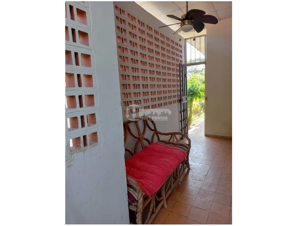 Se vende casa en cantarrana, a pasos de hotel guayacanes