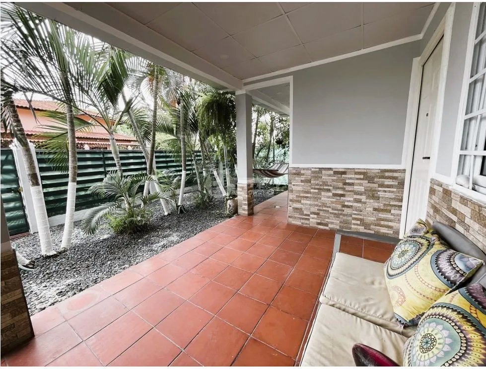Se vende casa amueblada en las tablas.
