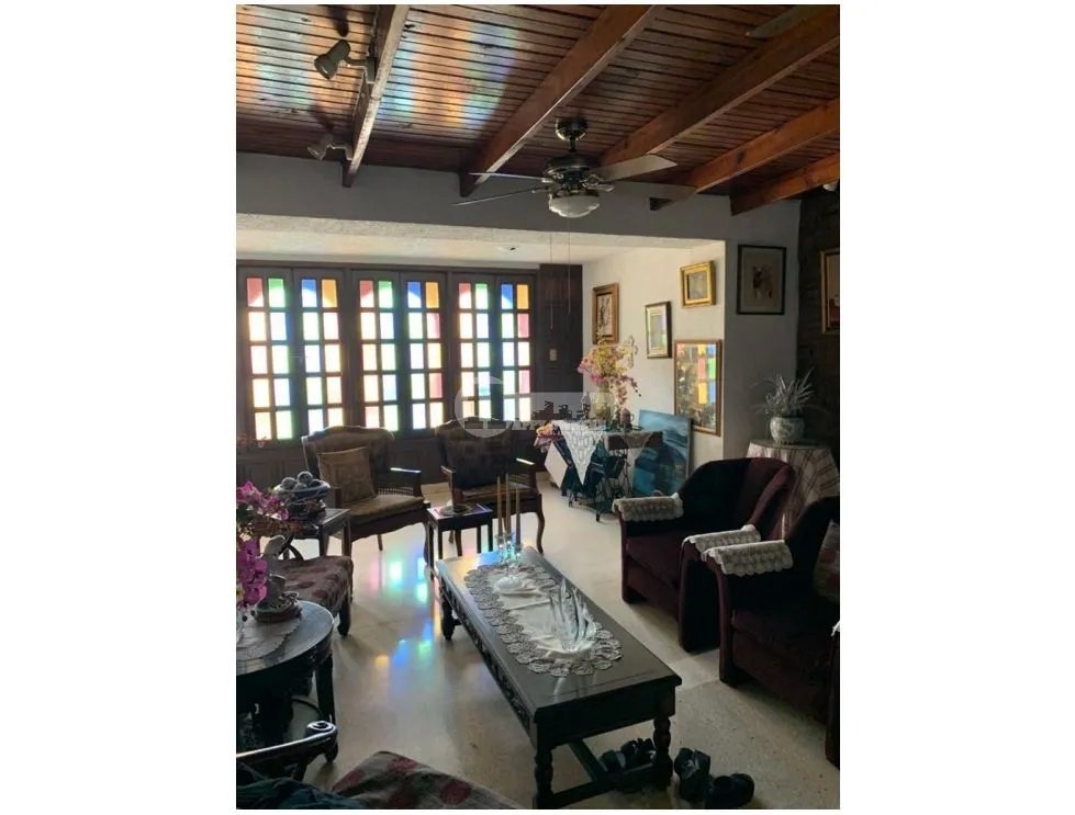 Se vende casa tipo chalet en betania