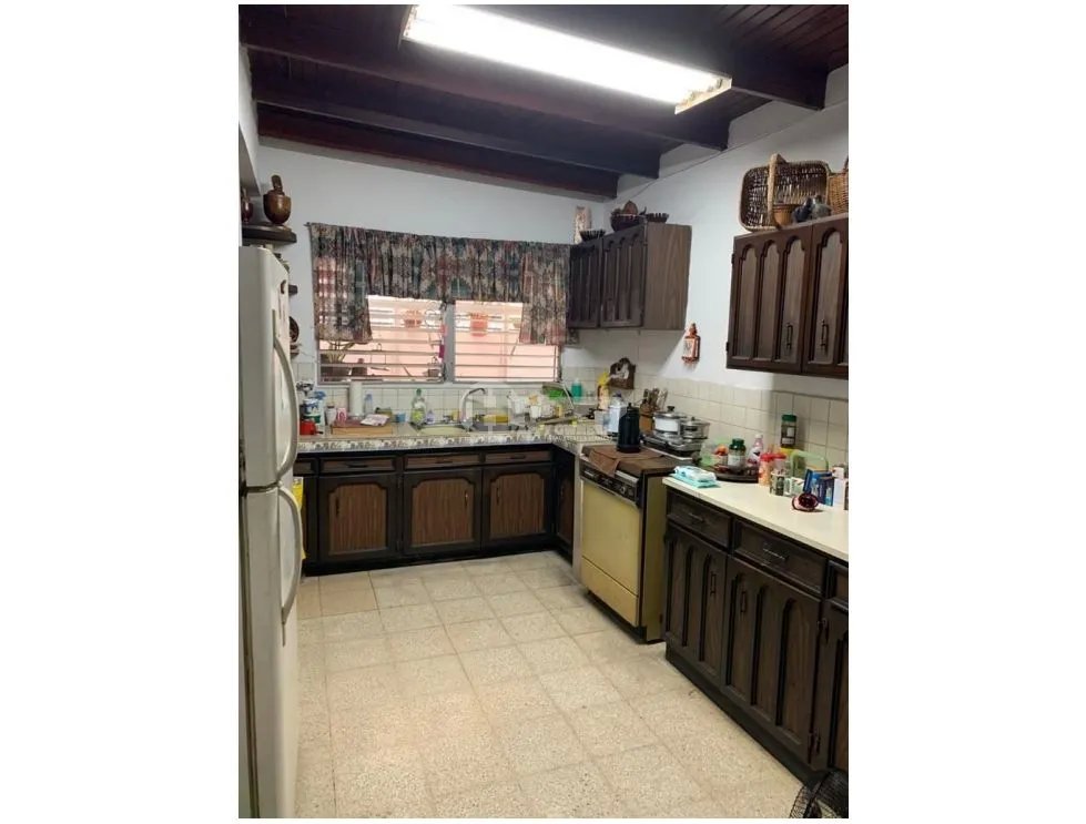 Se vende casa tipo chalet en betania