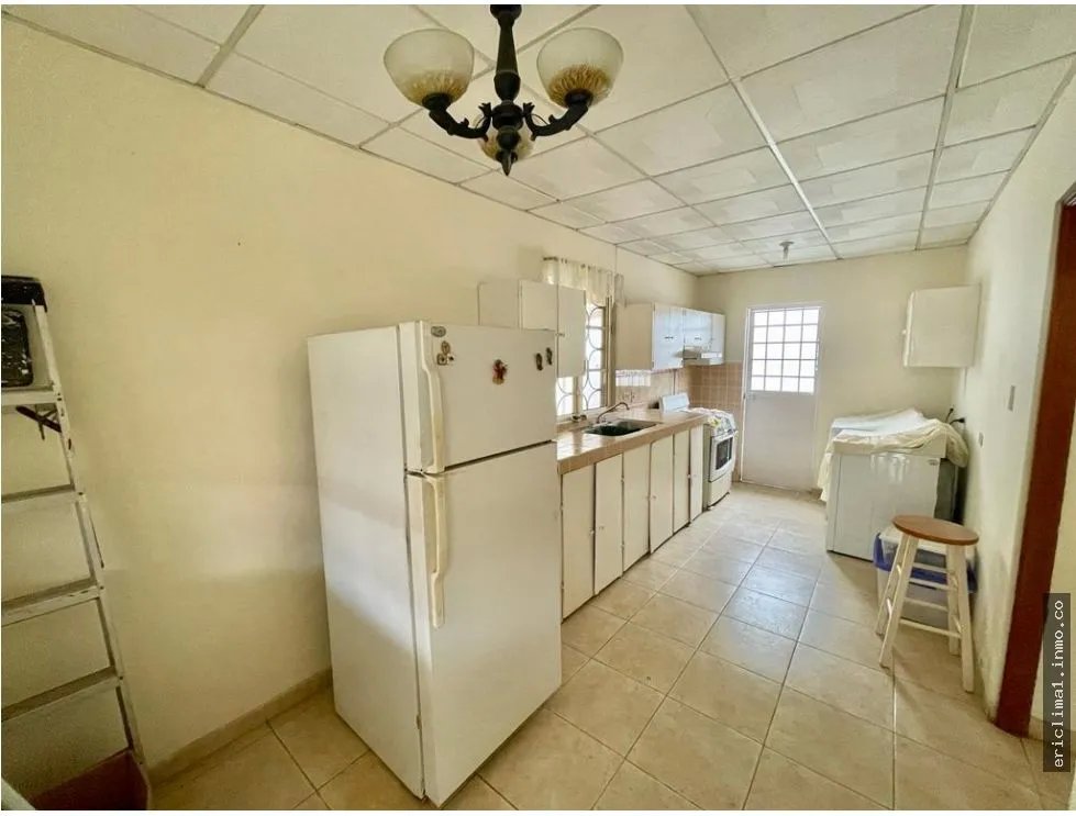 Venta de casa en brisas los guayacanes, chitré.