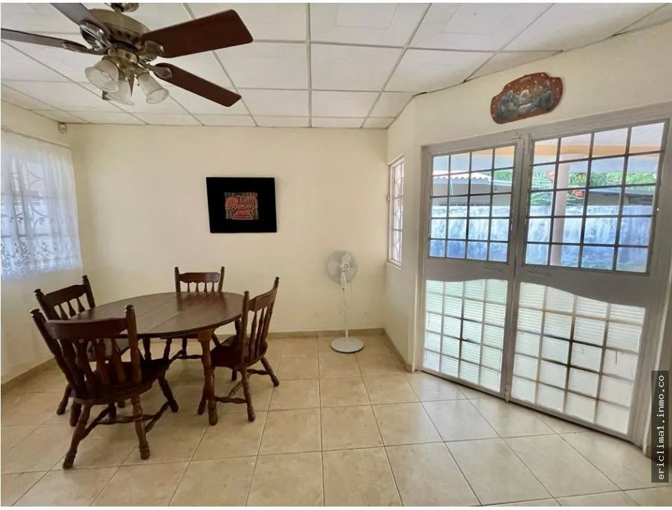 Venta de casa en brisas los guayacanes, chitré.