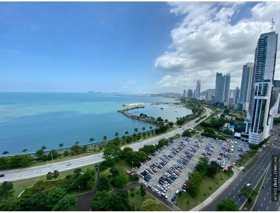 Venta de apartamento en ph condesa del mar, avenida balboa, panamá.