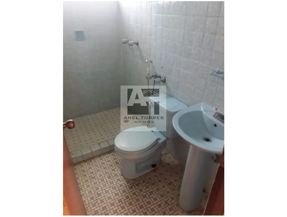 Se vende edificio daysi en betania, el ingenio.