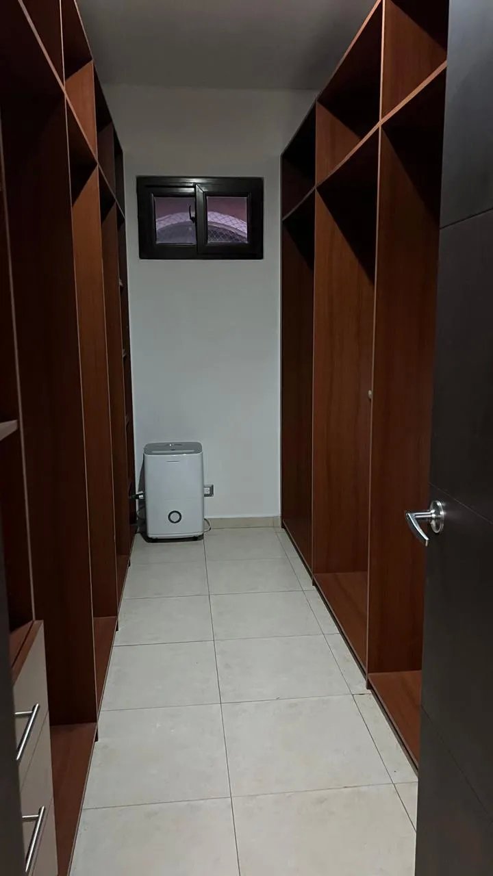 Venta de casa de 2 niveles en el doral, costa sur