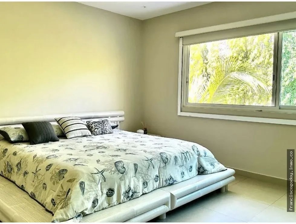 Venta de casa con piscina en bijao