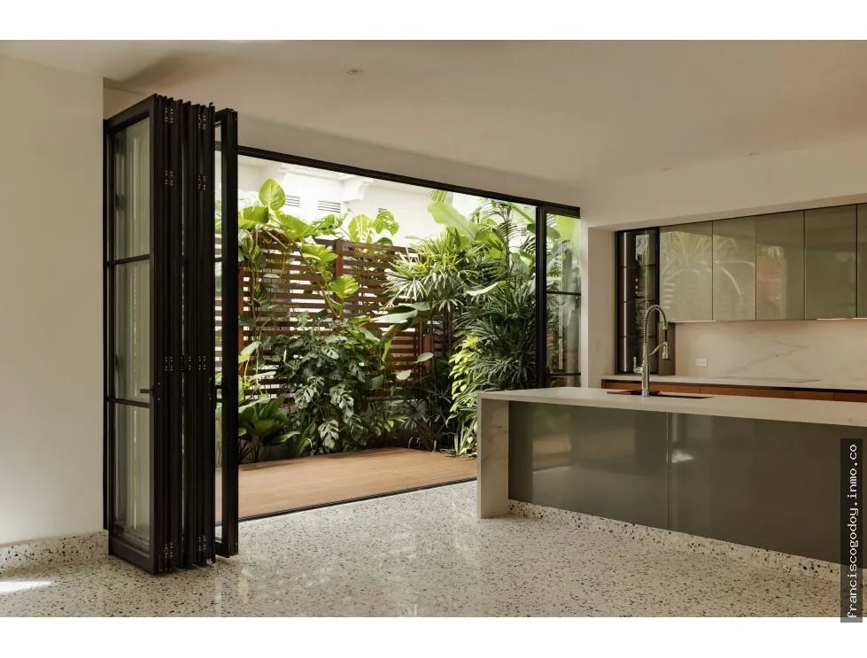 Se vende casa en casco viejo