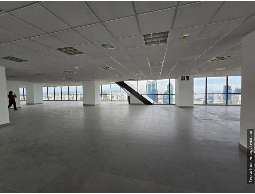 Alquiler de oficina  calle 50