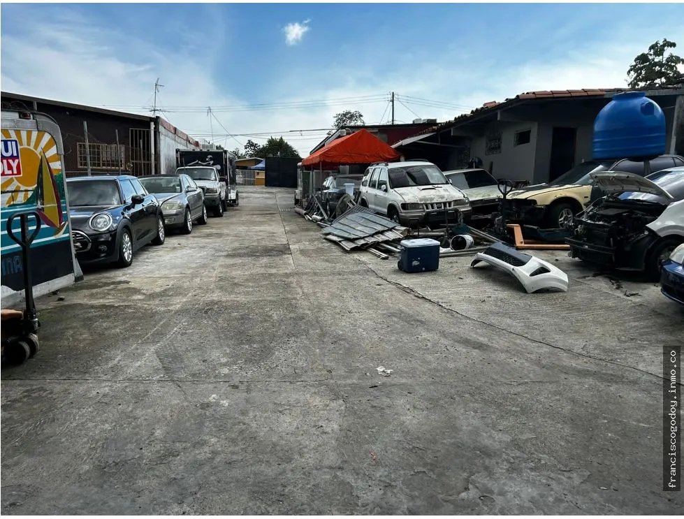 Amplia galera comercial en venta llano bonito