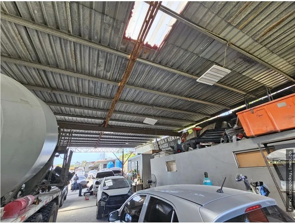 Amplia galera comercial en venta llano bonito