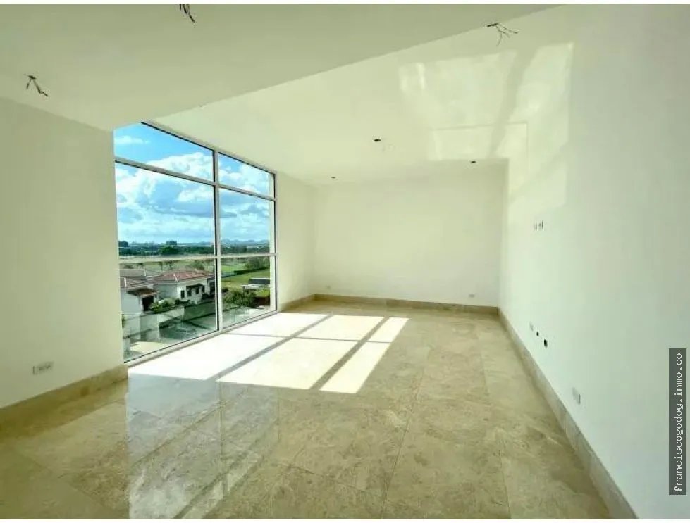Venta de apartamento en santa maría golf & country club