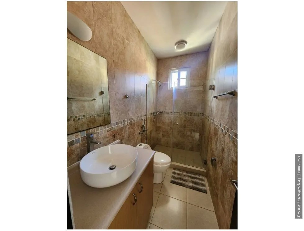 Casa a la venta en barriada cerrada en villa valencia, costa sur