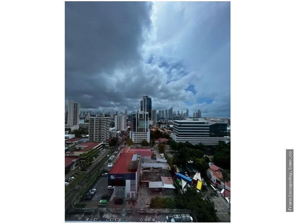 Venta de oficina en obarrio (área bancaria)