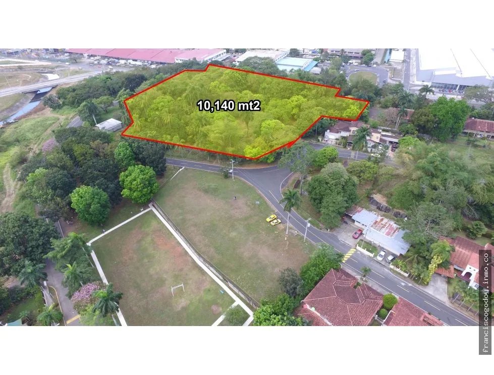 Se vende lote en altos de curundú, corregimiento de ancón