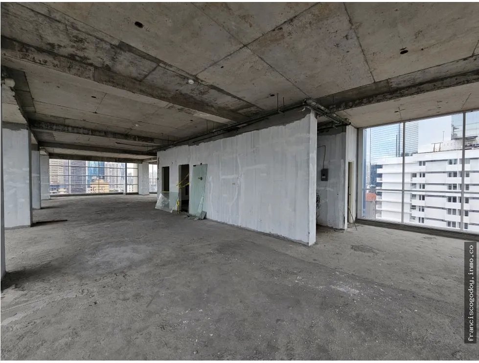 Venta de oficina en calle aquilino de la guardia