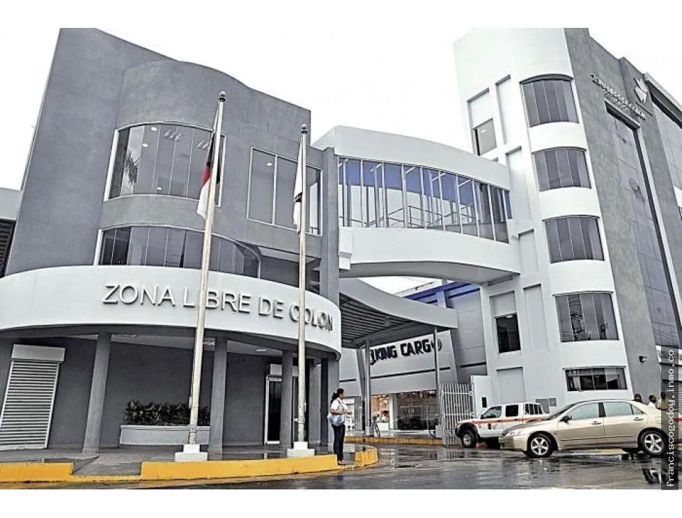 Se alquila bodega en zona libre