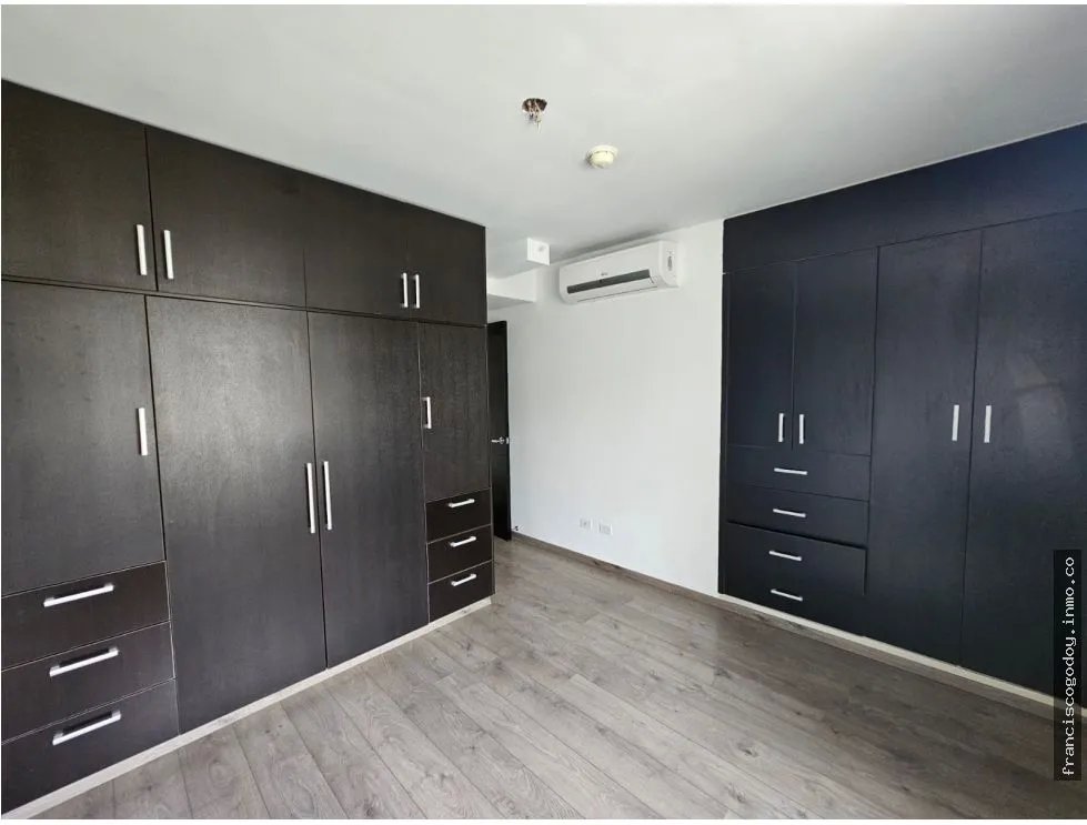 Se vende apartamento en ph woodlands, panamá pacífico