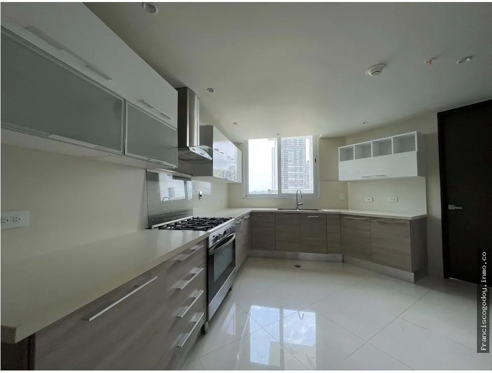 Venta de apartamento en the regent, costa del este