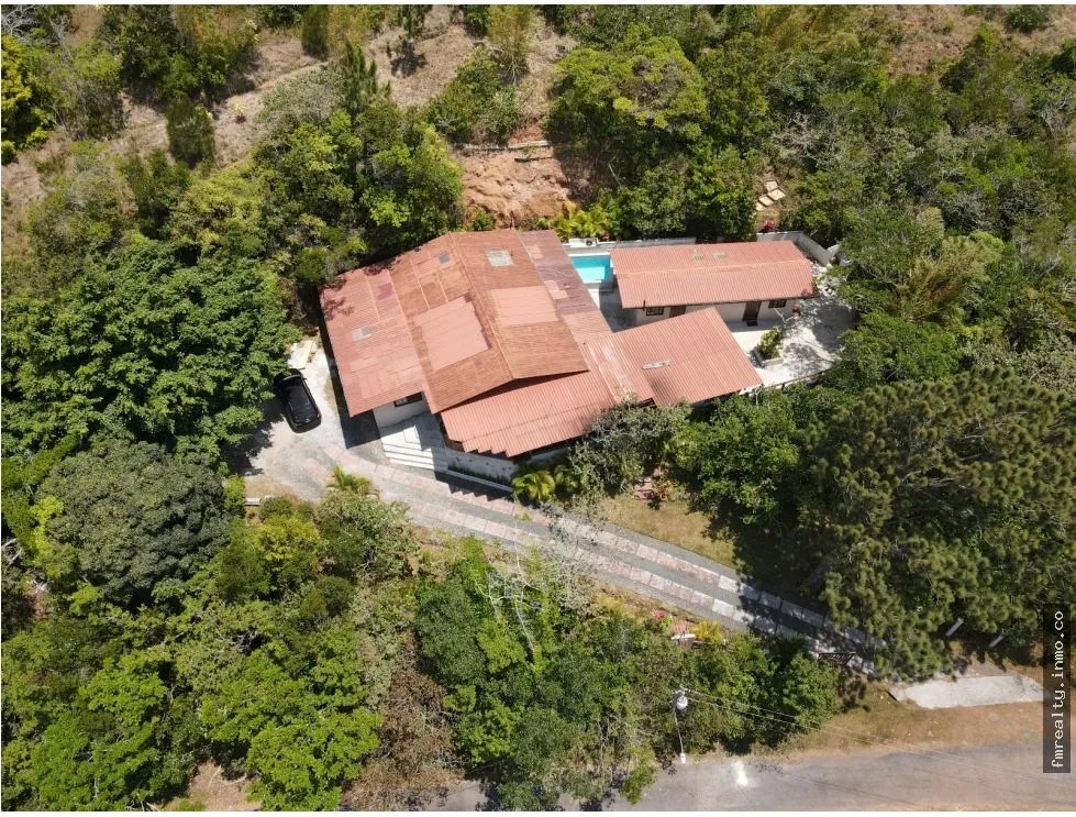 Venta de casa en altos de campana