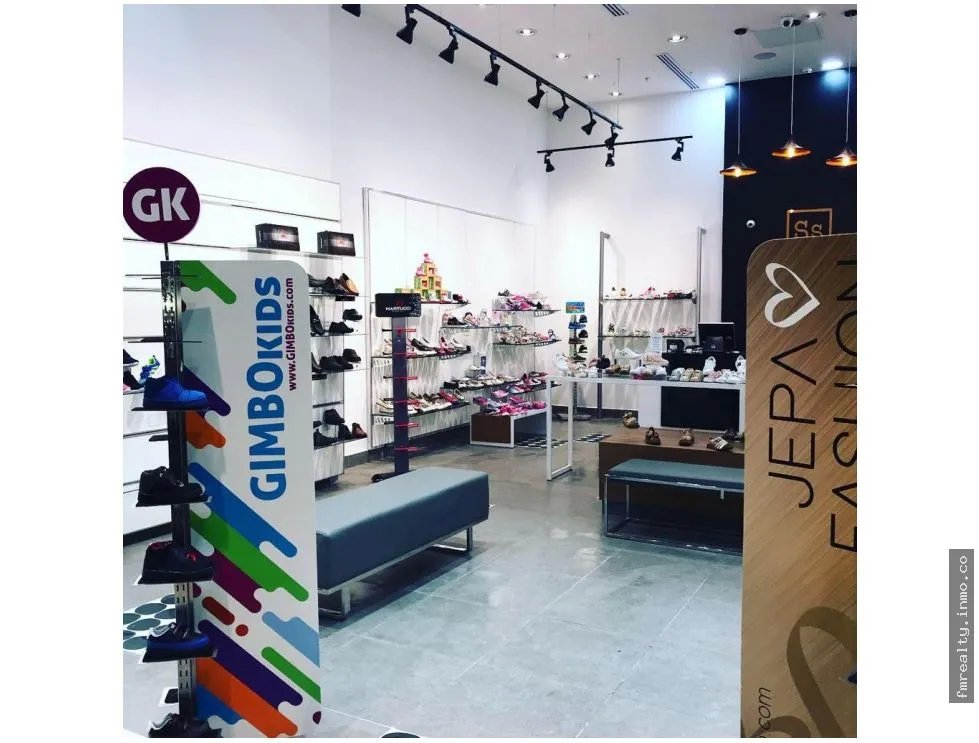 Se alquila local en westland mall