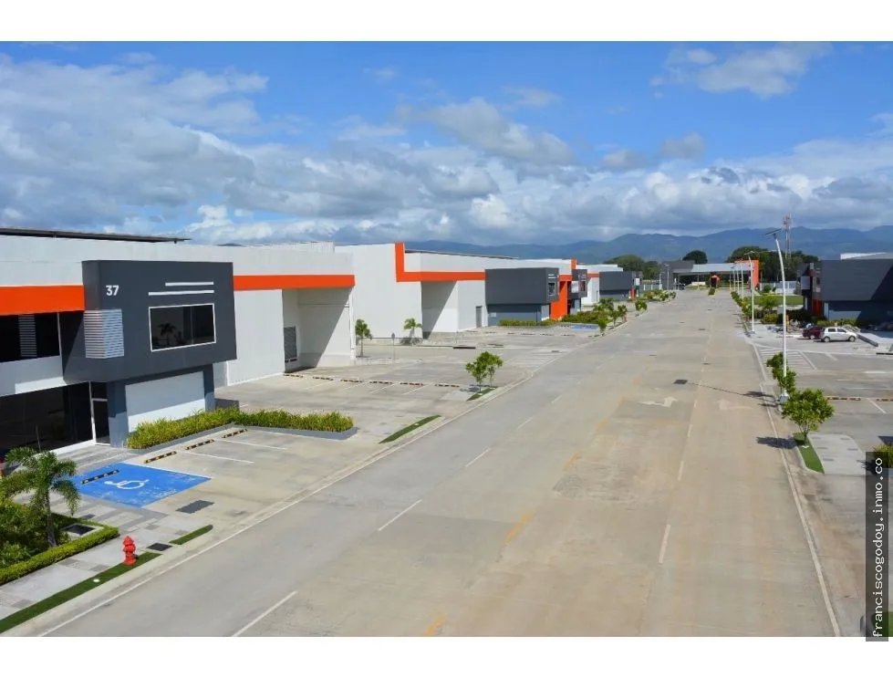 Bodega en alquiler en 24 de diciembre