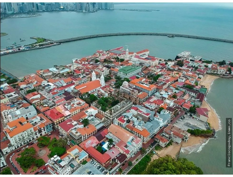 Venta de hotel en el corazón de santa ana