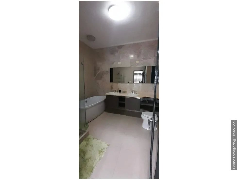 Venta de apartamento con vista al mar  avenida balboa