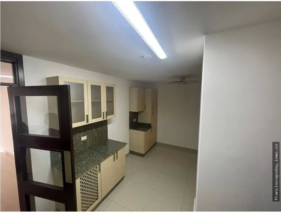 Se alquila apartamento en costa del este
