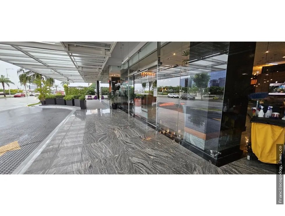 Local comercial en alquiler en santa maría (business district)