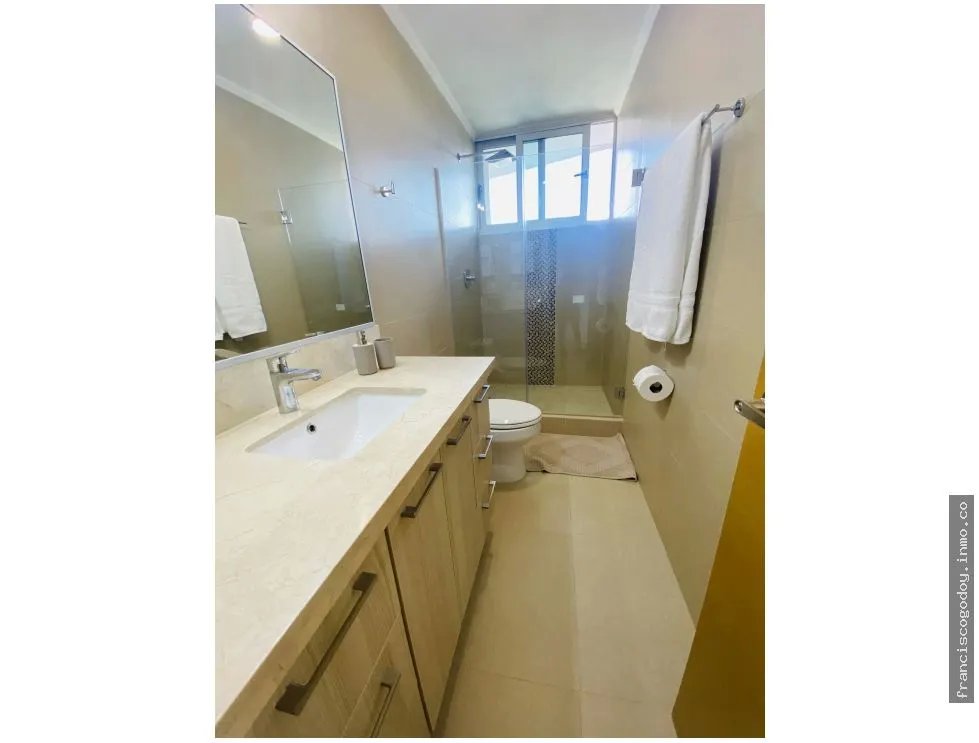 Venta de apartamento en playa serena