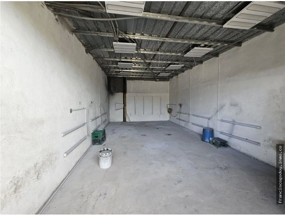 Amplia galera comercial en venta llano bonito