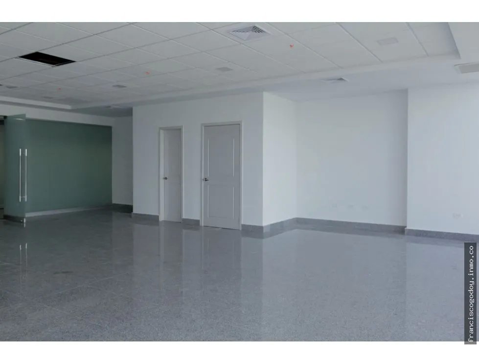 Oficina en alquiler en avenida balboa