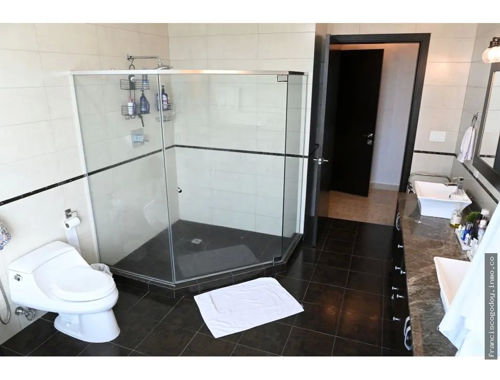 Venta de penthouse en ph titanium, costa del este