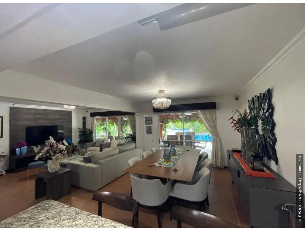 Casa en venta en villa decameron