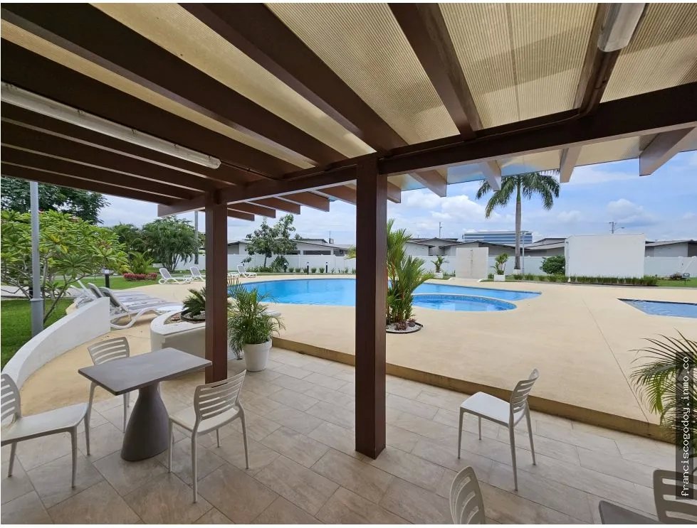 Venta de casa en villa sur - town home, costa sur