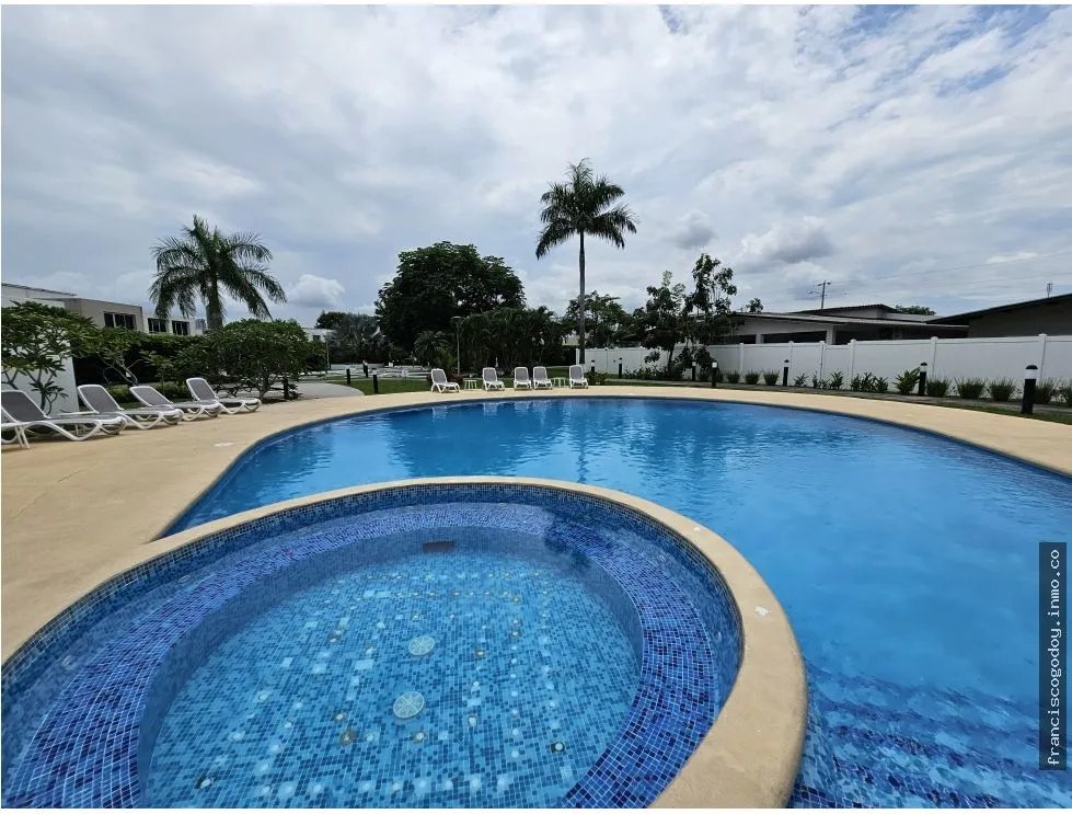 Venta de casa en villa sur - town home, costa sur