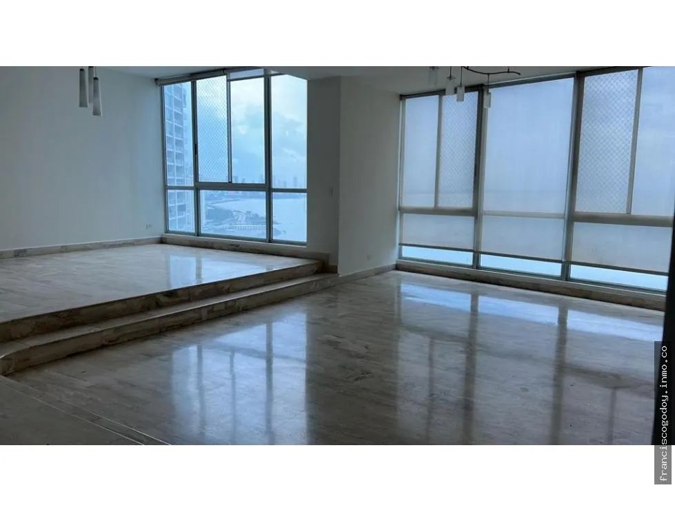 Venta de apartamento en punta pacífica