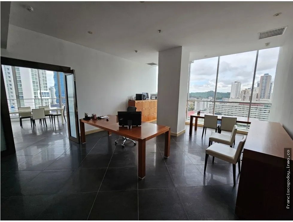 Venta de oficina en calle aquilino de la guardia