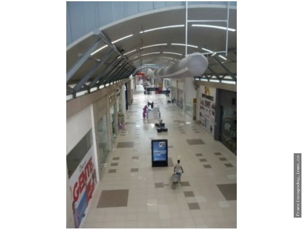 Venta de local comercial en centro comercial megamall, 24 de diciembre