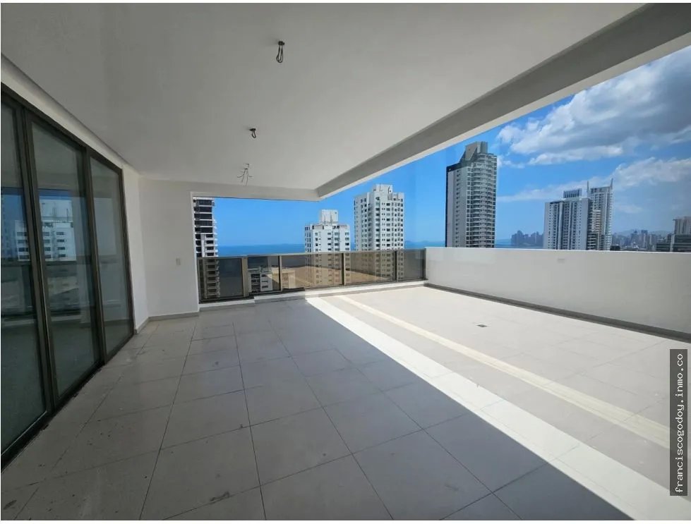 Venta de apartamento en costa del este