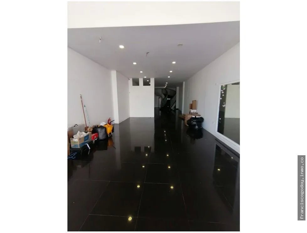 Se alquila de local comercial en obarrio