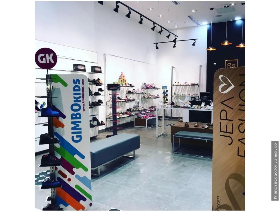 Se alquila local en westland mall