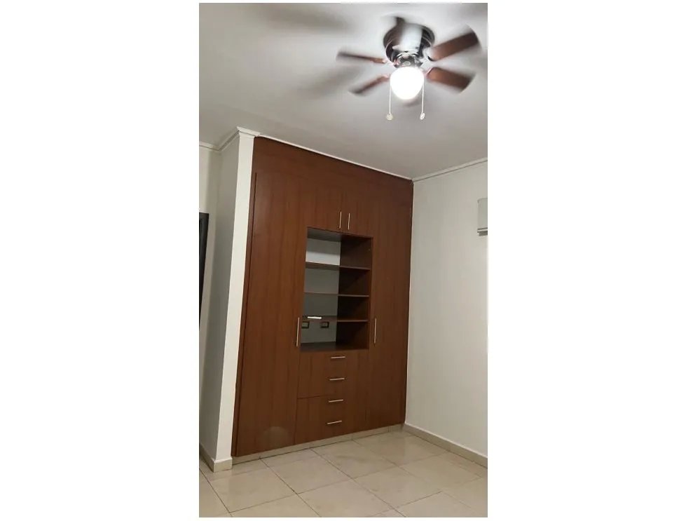 Venta de casa de 2 niveles en el doral, costa sur