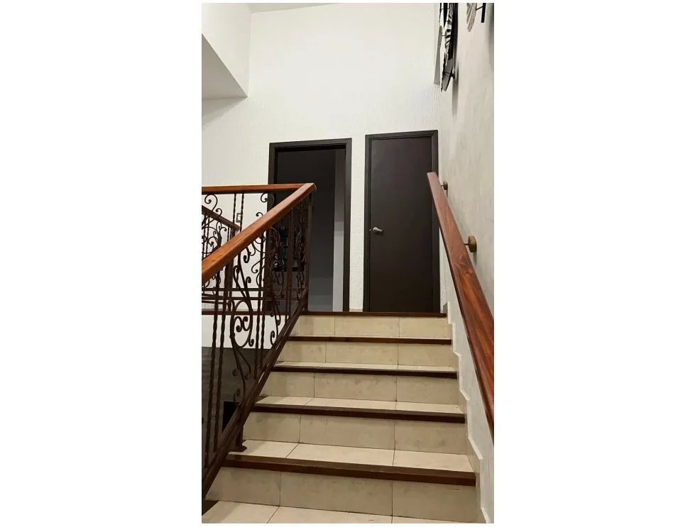 Venta de casa de 2 niveles en el doral, costa sur