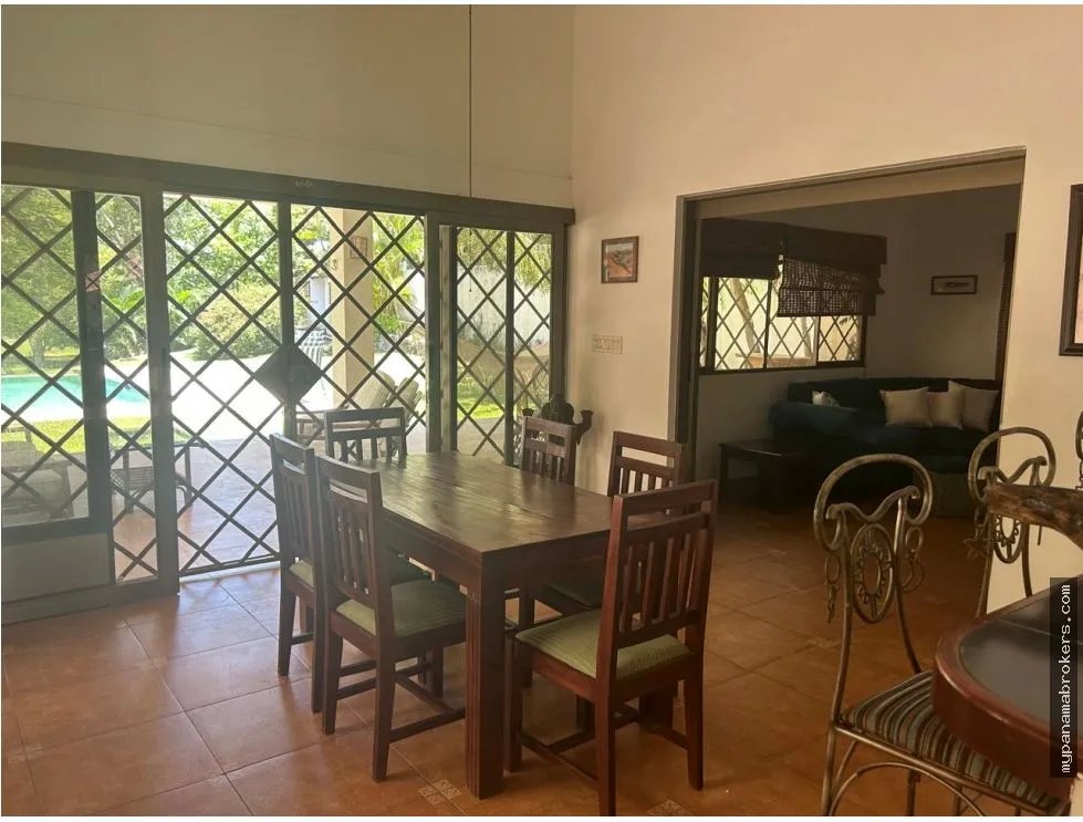 Venta de casa en el club de golf de coronado, chame